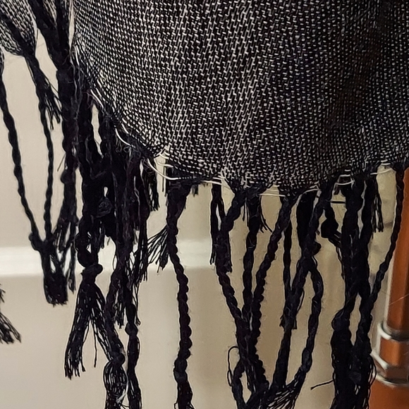 Paisley Print Fringed Shawl, Wrap, Scarf in Black and LIght Gray OS - Picture 7 of 7